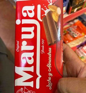 Maruja Chocolate con leche y almendras — MS Bhai Bhai Enterprise
